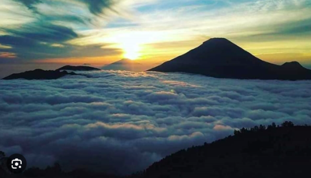 Pemandangan Negeri Diatas Awan Citorek Lebak, Banten